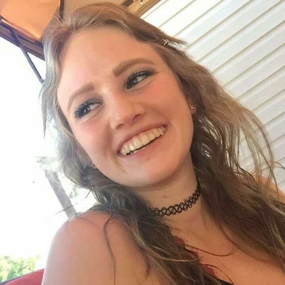 Meet your Posher, Cassandra - Picture 1 of 1